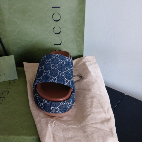 🩸SOLD🩸Gucci💙 Platforms - Picture 2 of 7